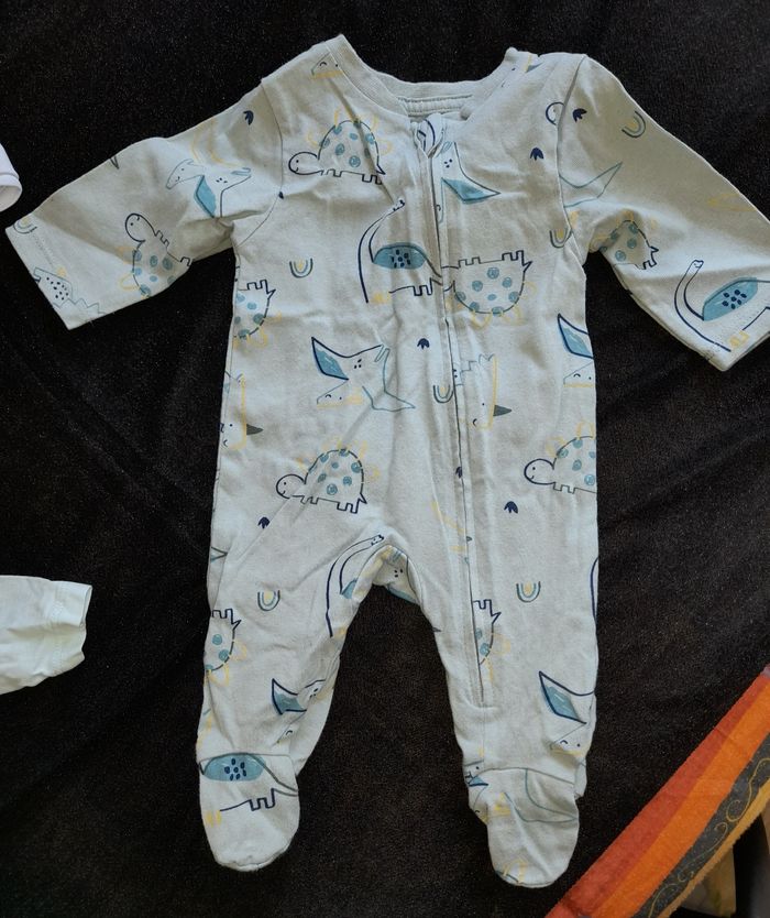 Lot 4 pyjamas coton 1 mois - photo numéro 4
