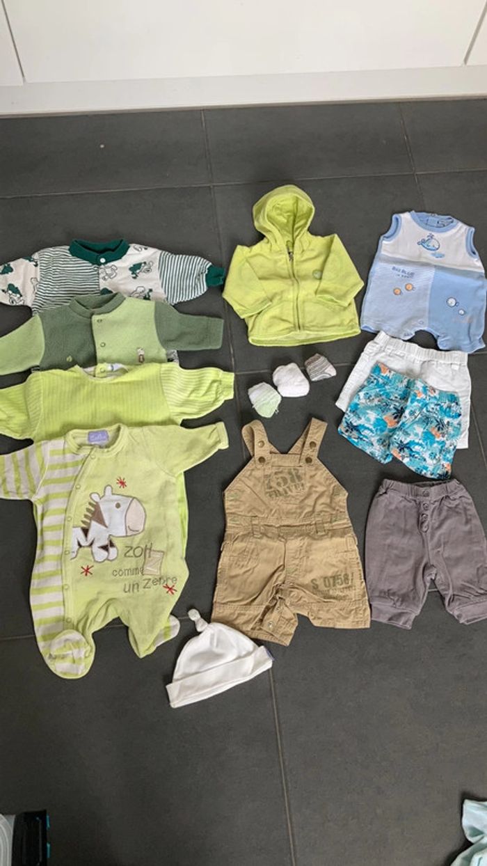 Lot de 14 vêtements bébé