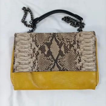 Sac à main jaune - Cori - Cuir léger vintage serpent chaine LE S050