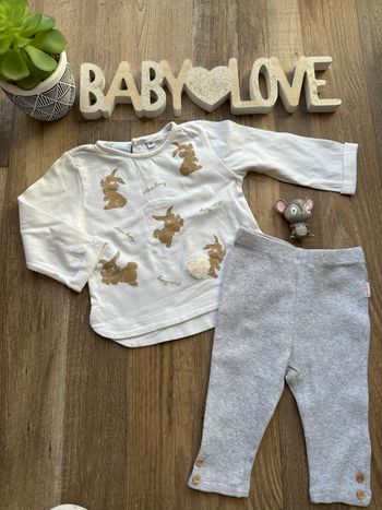 - Ensemble Disney - 9 mois - Très bon état, petite trace sur le haut qui partira au lavage 