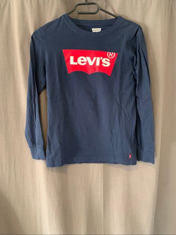 T-shirt Levi’s manches longues bleu marine 12 ans – 100% coton, stylé et en excellent état !