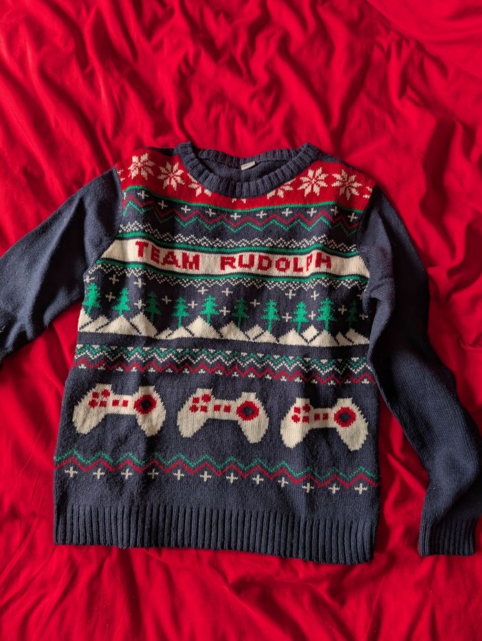 Lot de pulls et gilets - photo numéro 3