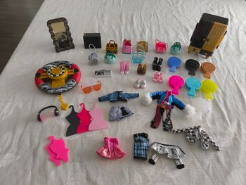 Lot accessoires poupée lol omg