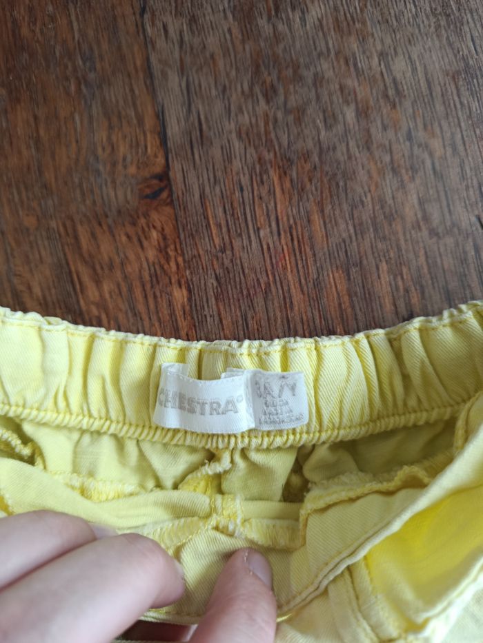 short jaune - photo numéro 2