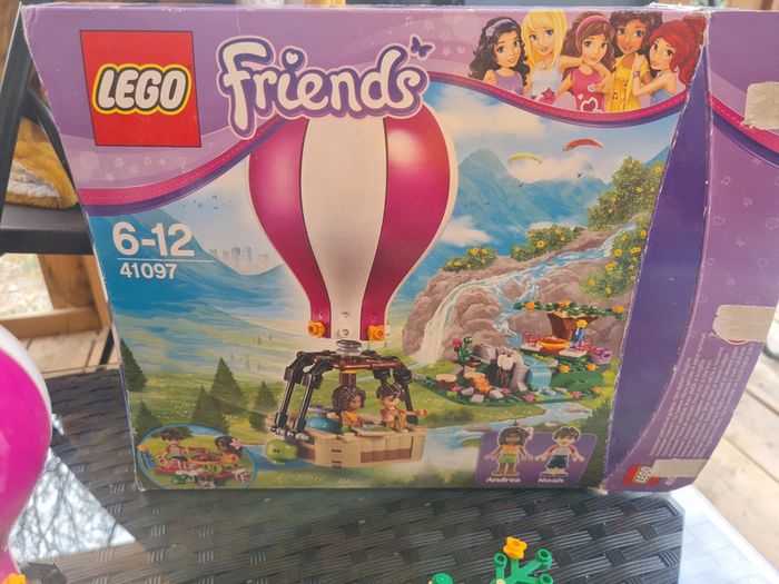 Lego friends 41097 - la montgolfière d'heartlake city - photo numéro 6