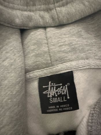 Sweat à capuche Stussy gris 👕