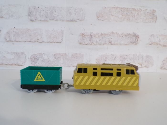 Train - Locomotive - Diesel 10 - Thomas et ses amis (J3) - photo numéro 4