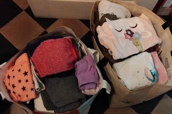 Lot de vêtements fille 3 ans divers 2 sacs cabas