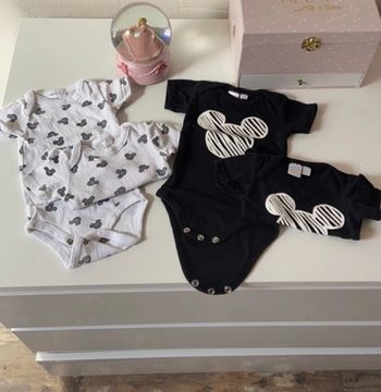 4 bodies manches courtes Mickey