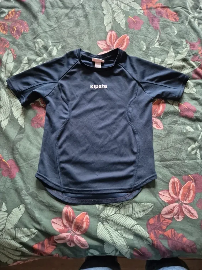 T-shirt foot