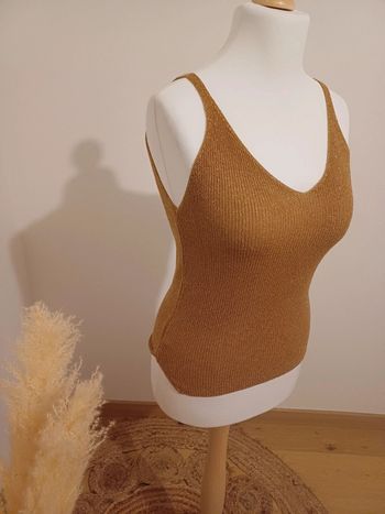 Débardeur doré avec dos nu taille M 38
