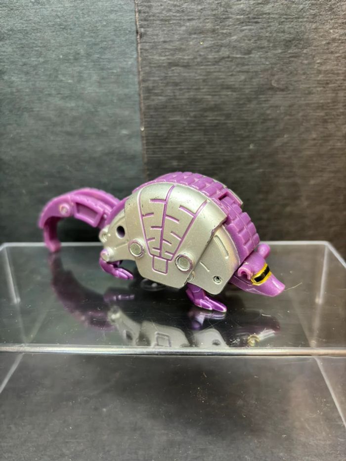 Figurine jouet Megazord bandai 2001 wild force isis tatou armadillo