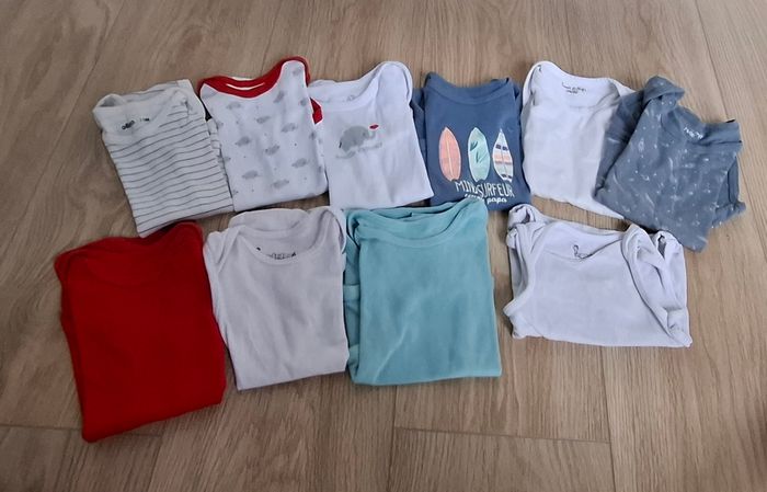 Lot de 10 bodies