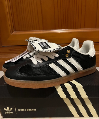 Baskets Adidas X Wales Bonner taille 41