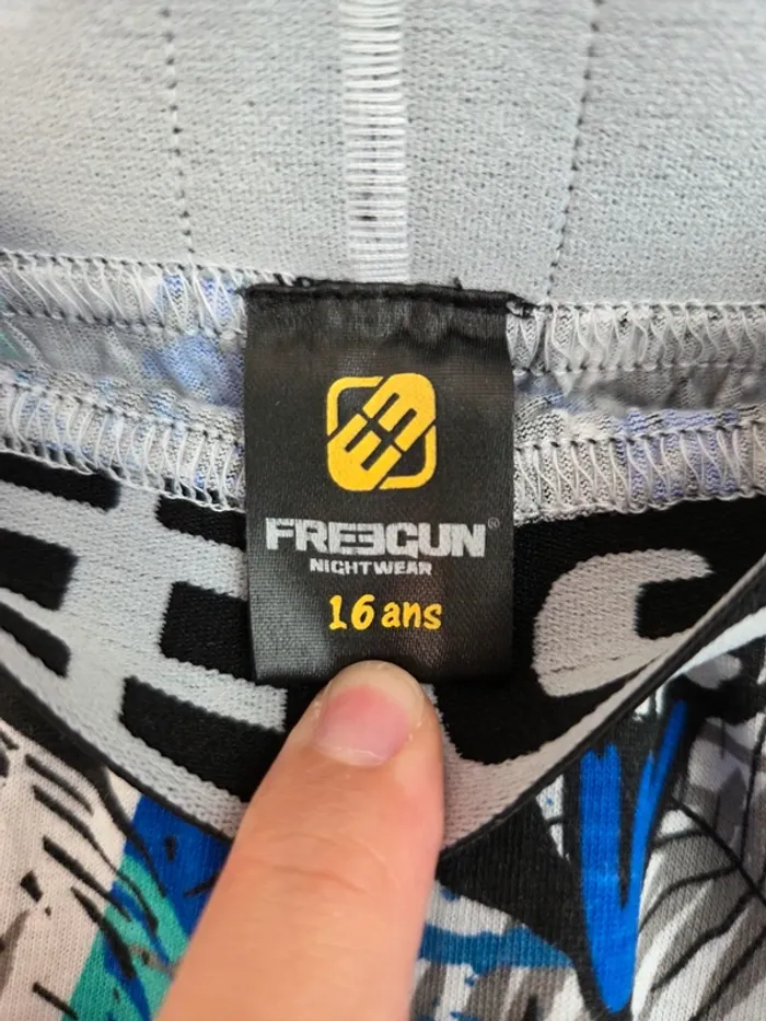 Short bermuda Freegun garçon taille 16 ans neuf - photo numéro 2