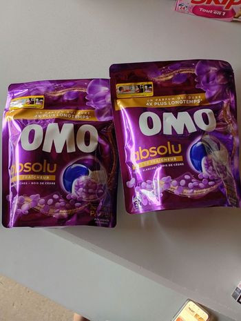 Omo fleurs blanches et bois de cèdre 