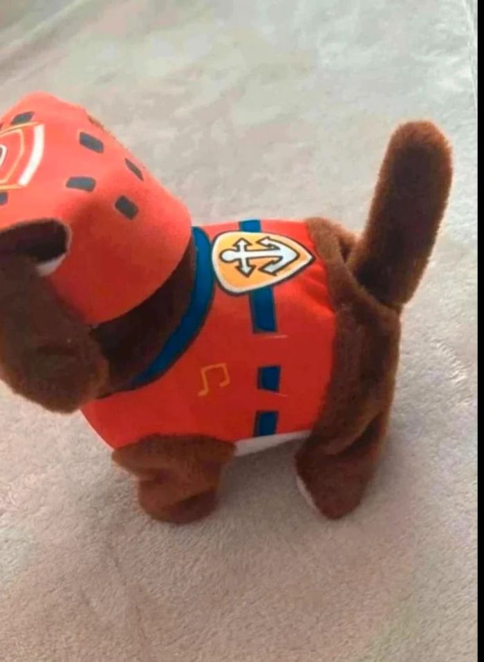 Chien  qui  avance aboie   fais  du  bruits paw patrol - photo numéro 2
