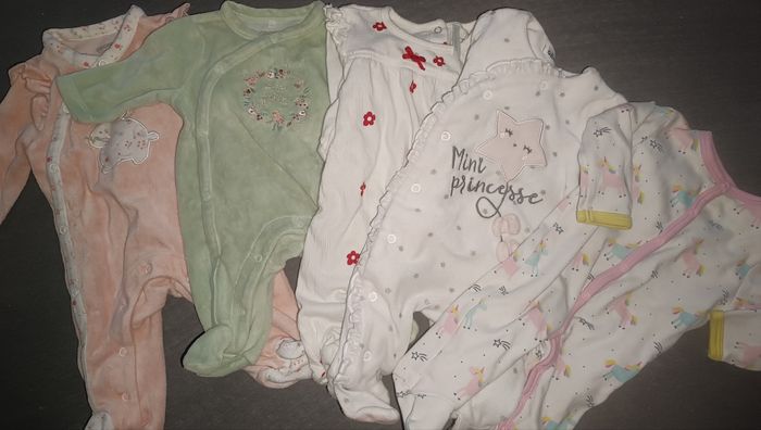 Lot pyjamas 0-1mois