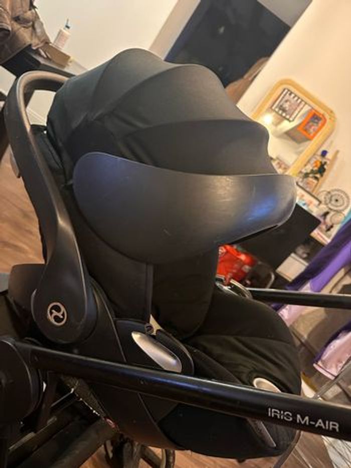 Poussette cybex cosy et base isofix - photo numéro 3