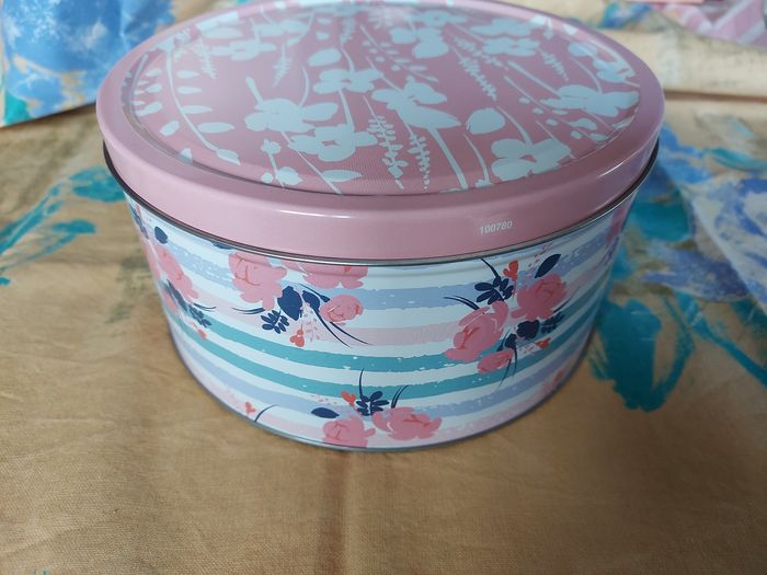 Boite en fer - photo numéro 2