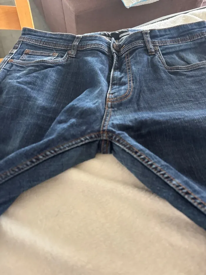 Jeans homme taille 33/30 équivaut à un L - photo numéro 2