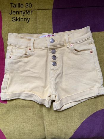 Short fille