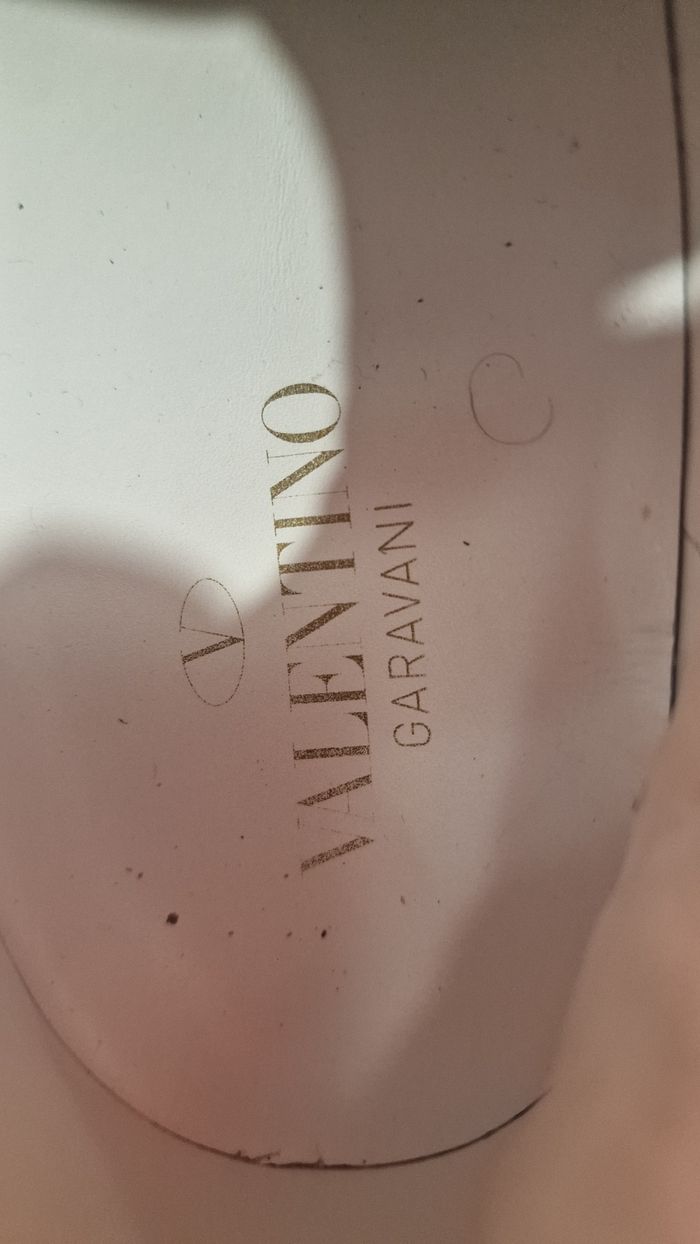 Basket valentino tres bonne état - photo numéro 4