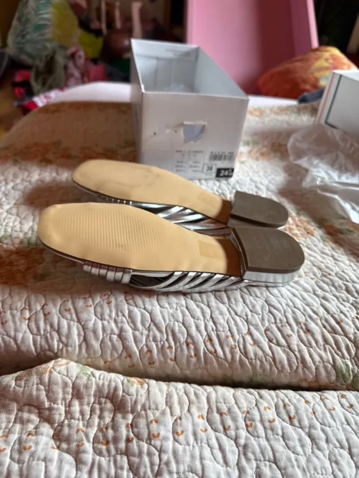 Jolies sandales neuves avec étiquette pointure 36 - photo numéro 6