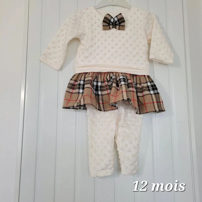 Ensemble fait main 12 mois