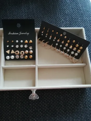 Lot de 2 plaquettes de boucles d'oreilles Fashion Jewelry, neuf avec étiquette