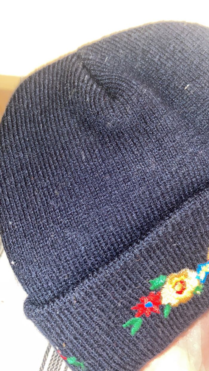 Bonnet fleurie - photo numéro 3