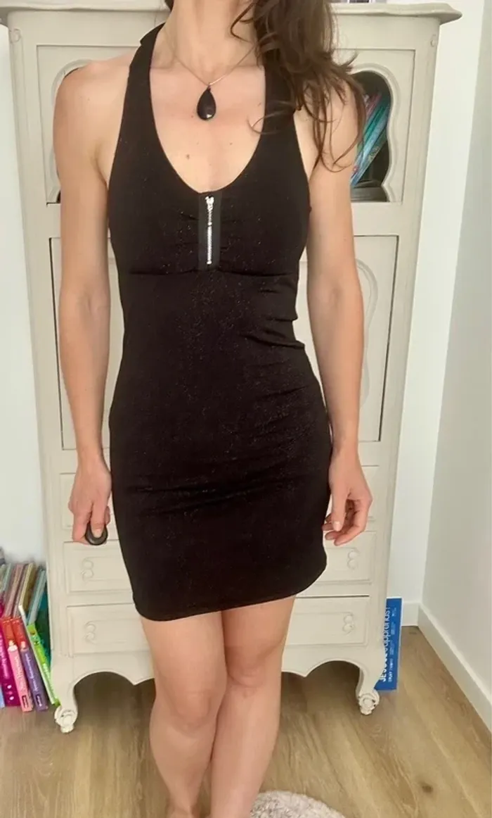Magnifique petite robe noir dos nu taille 34 , 36 - photo numéro 5