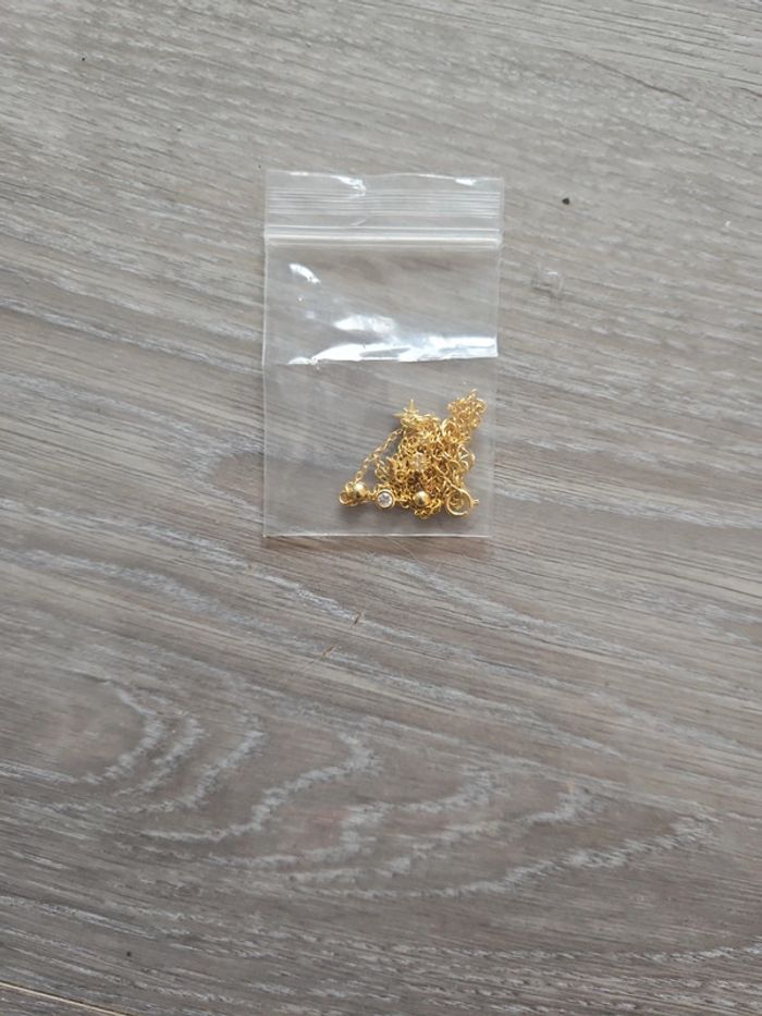 Jolie collier couleur or neuf - photo numéro 2