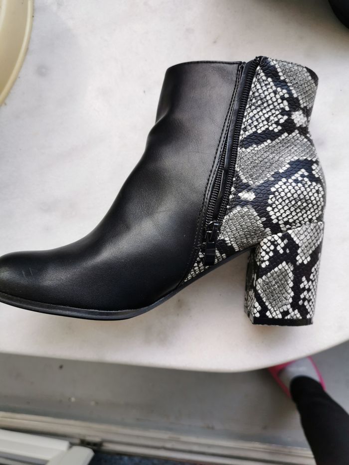 Je vends cette paire de bottes à 20 € pointure 40 - photo numéro 2