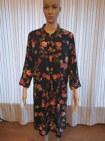 Jolie Robe Garcia Jeans  L fond noir/fleuries