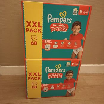 Lot Pampers baby dry Pants taille 8(136 couches)