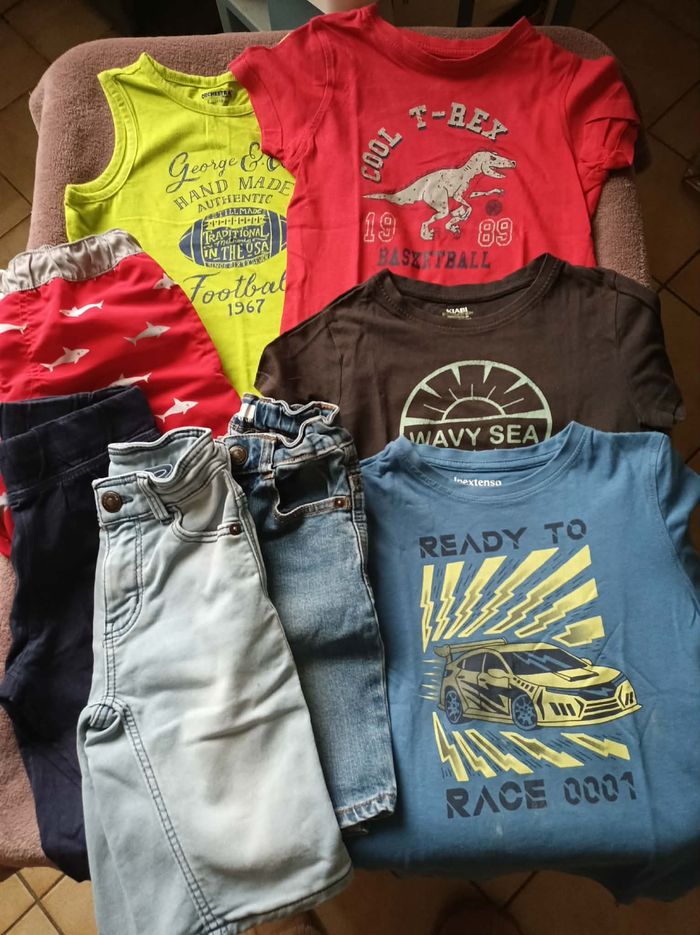 Lot de 8 vêtements - Taille 5 ans.