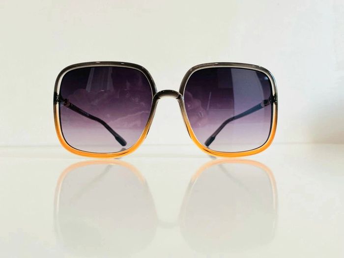 Lunette de soleil femme carrée grise dégradés en abricot uvprotection catégorie 3 - photo numéro 2