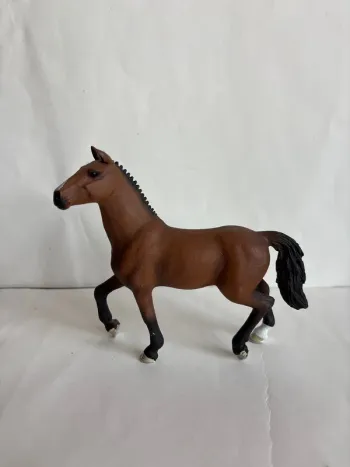 Figurine jument holdenbourg Schleich
