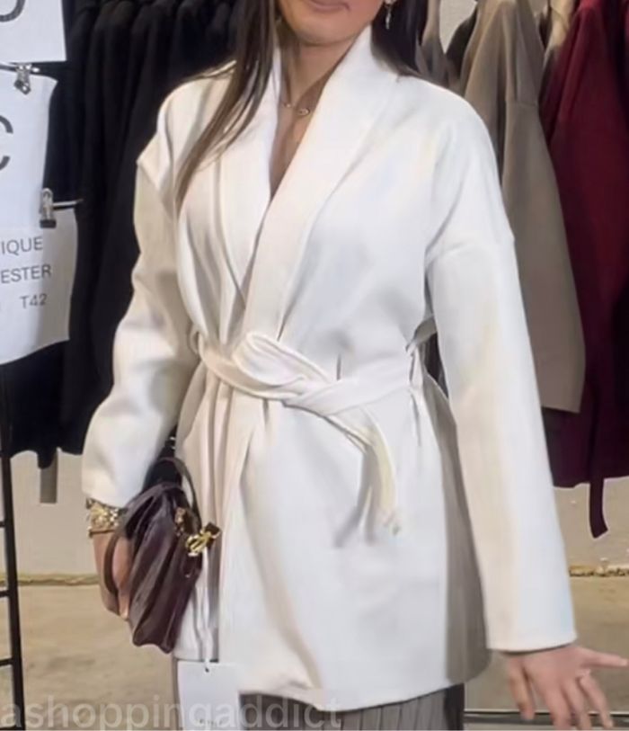 Magnifique manteau court blanc - photo numéro 2