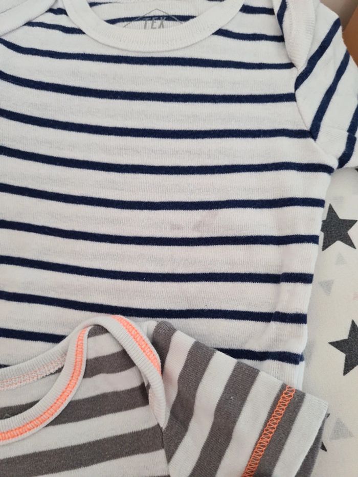 Lot 3 bodies tex 6mois - photo numéro 3