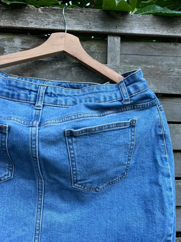 Jupe Kiabi bleu jean – Taille 40 très bon état - photo numéro 4