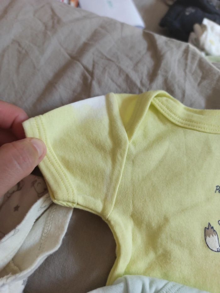 Lot de 5 bodies 3 mois - photo numéro 5