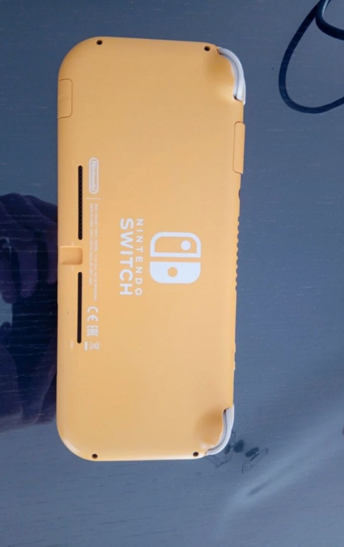 Nintendo switch lite jaune - photo numéro 3