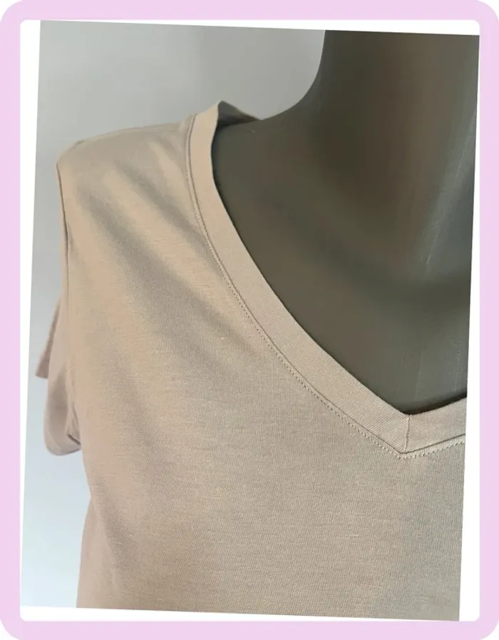 T-shirt gris UNIQLO – taille S – 100 % coton, basique de qualité - photo numéro 2