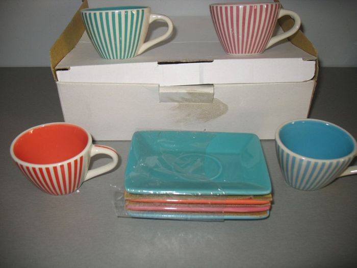 SERVICE A CAFÉ : 4 TASSES + 4 SOUS TASSES - NEUF - n°30 - photo numéro 3