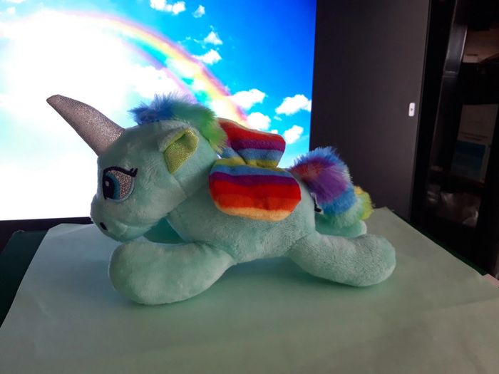 Peluche Licorne volante arc-en-ciel - photo numéro 6