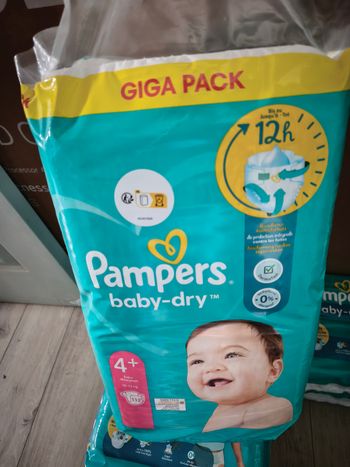 Pampers baby dry taille 4+