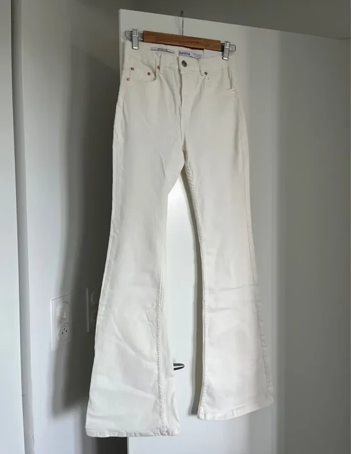 Jean flare Bershka neuf 36/S négociable