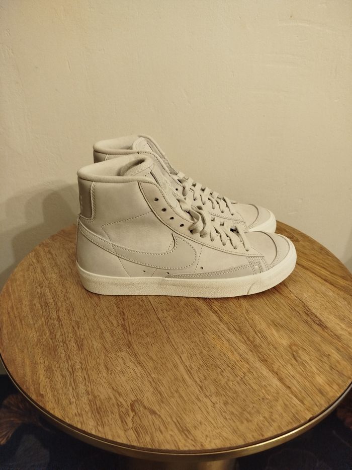 Baskets Nike T 36,5 - photo numéro 6